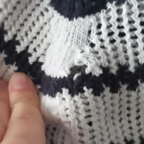 Orly  Knitted Sweater Sz Large - Picture 5 of 8